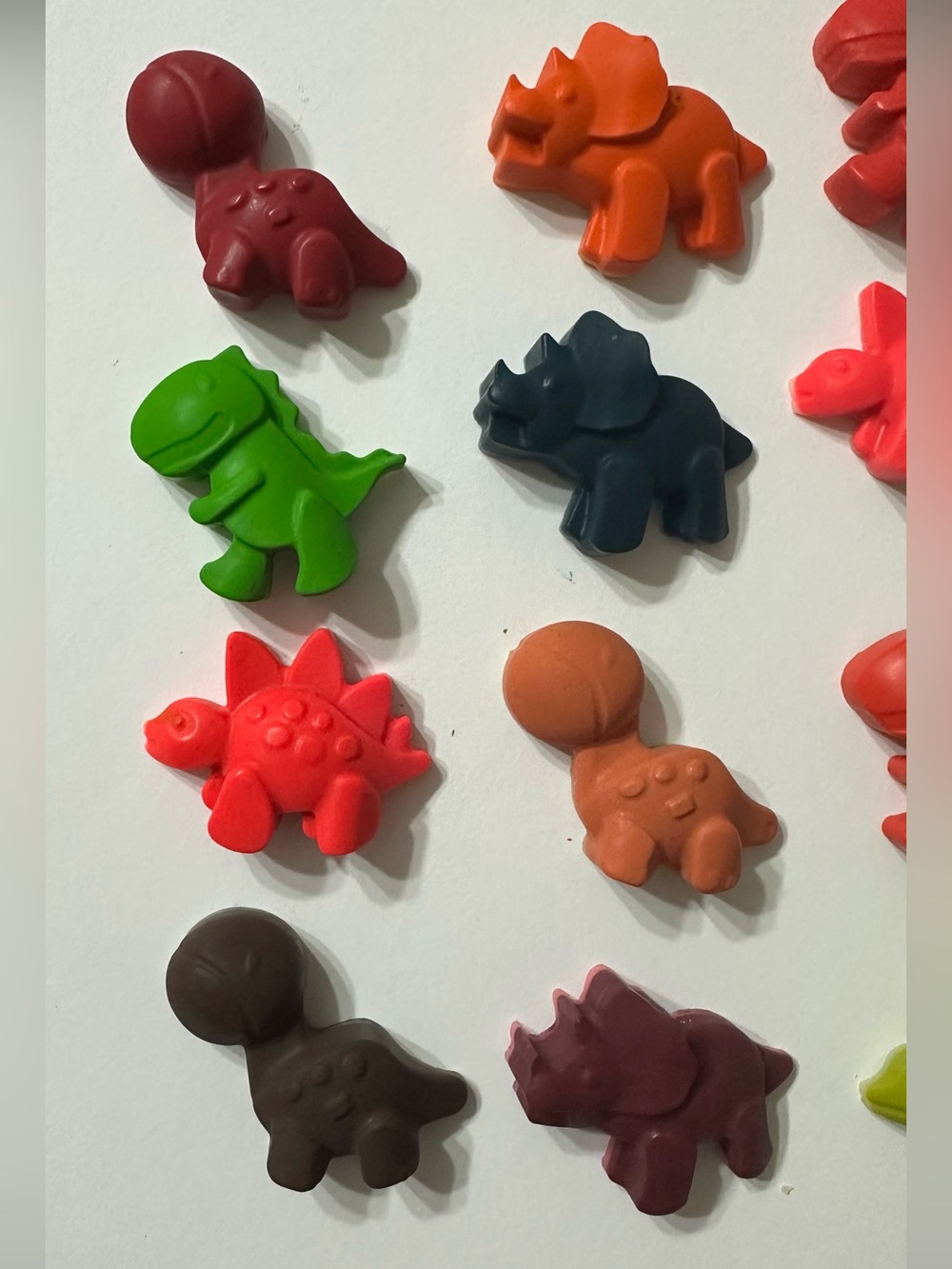 Handmade Dino Crayon Set Of 8-❄️ - Picture 2 of 9